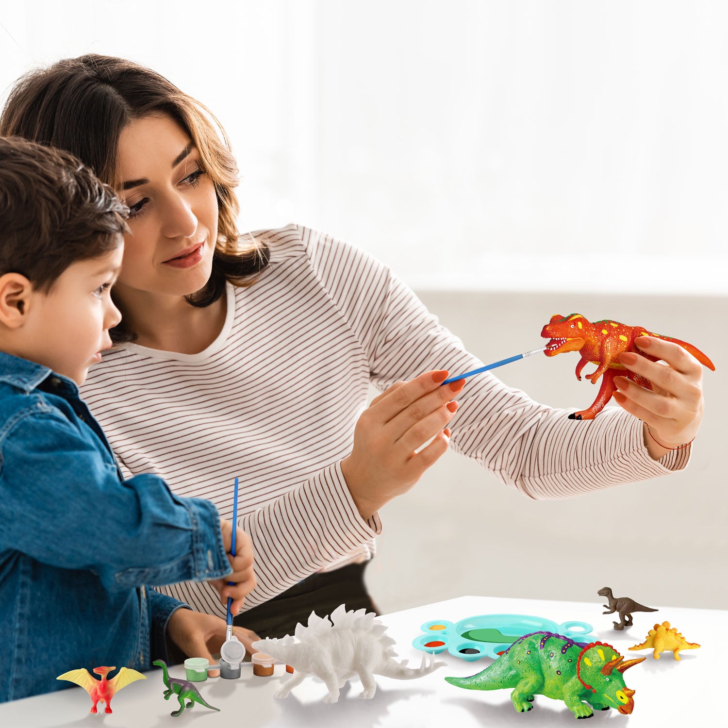 Paint Your Own Dinosaurs Kit – 15 Dinosaur Figures & 12 Colors - Image 5